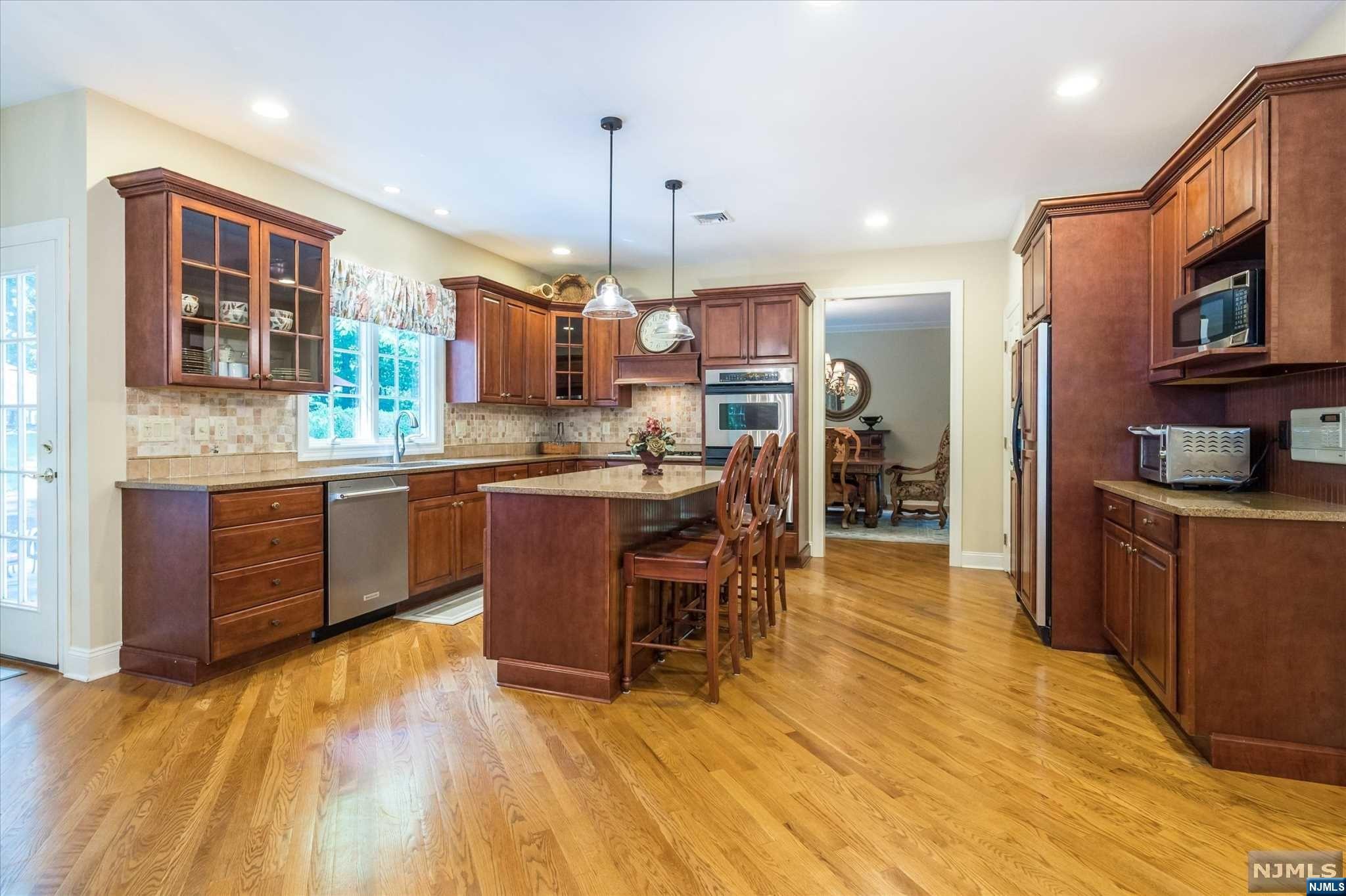 9 Matthew Place