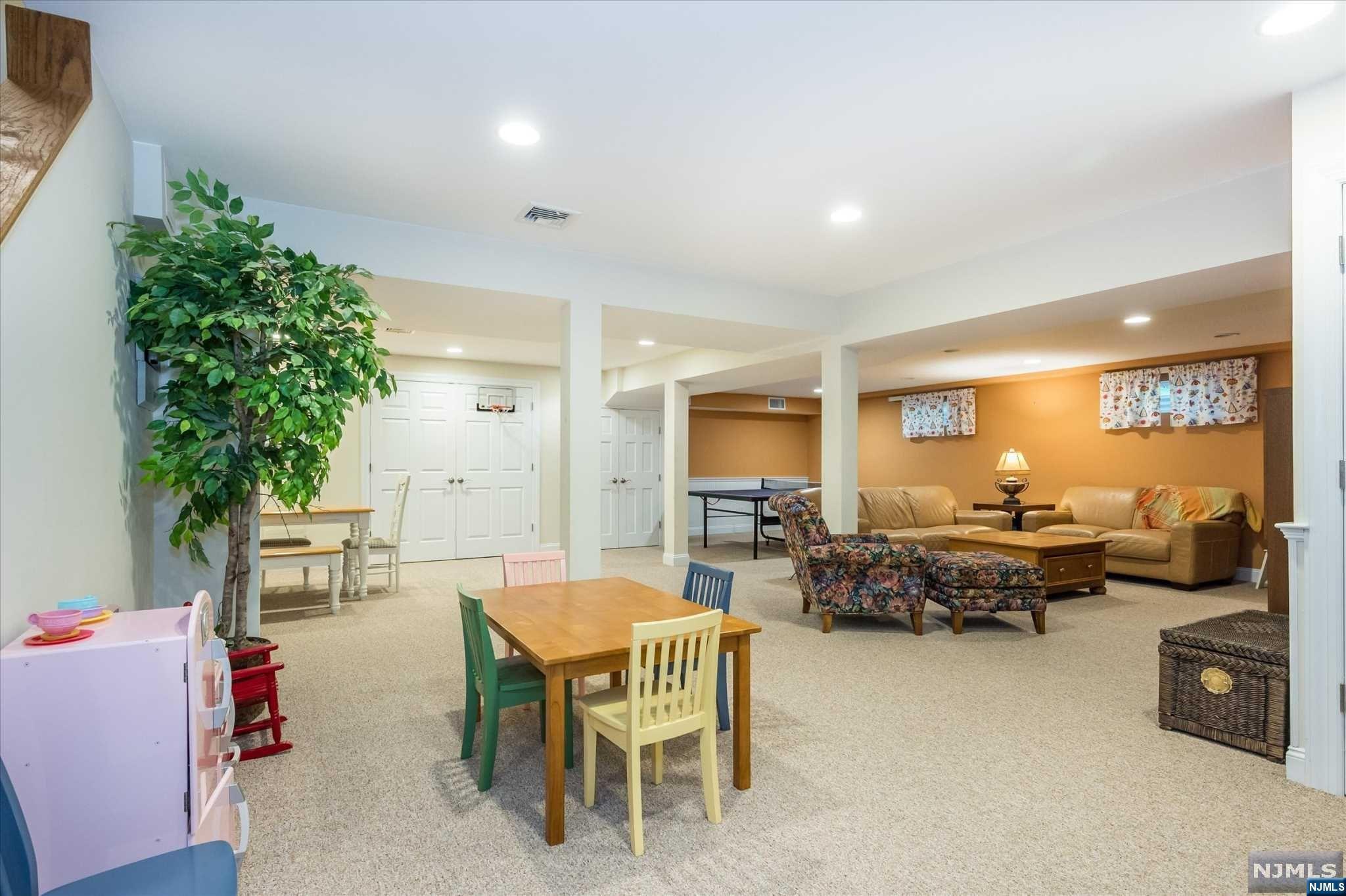 9 Matthew Place