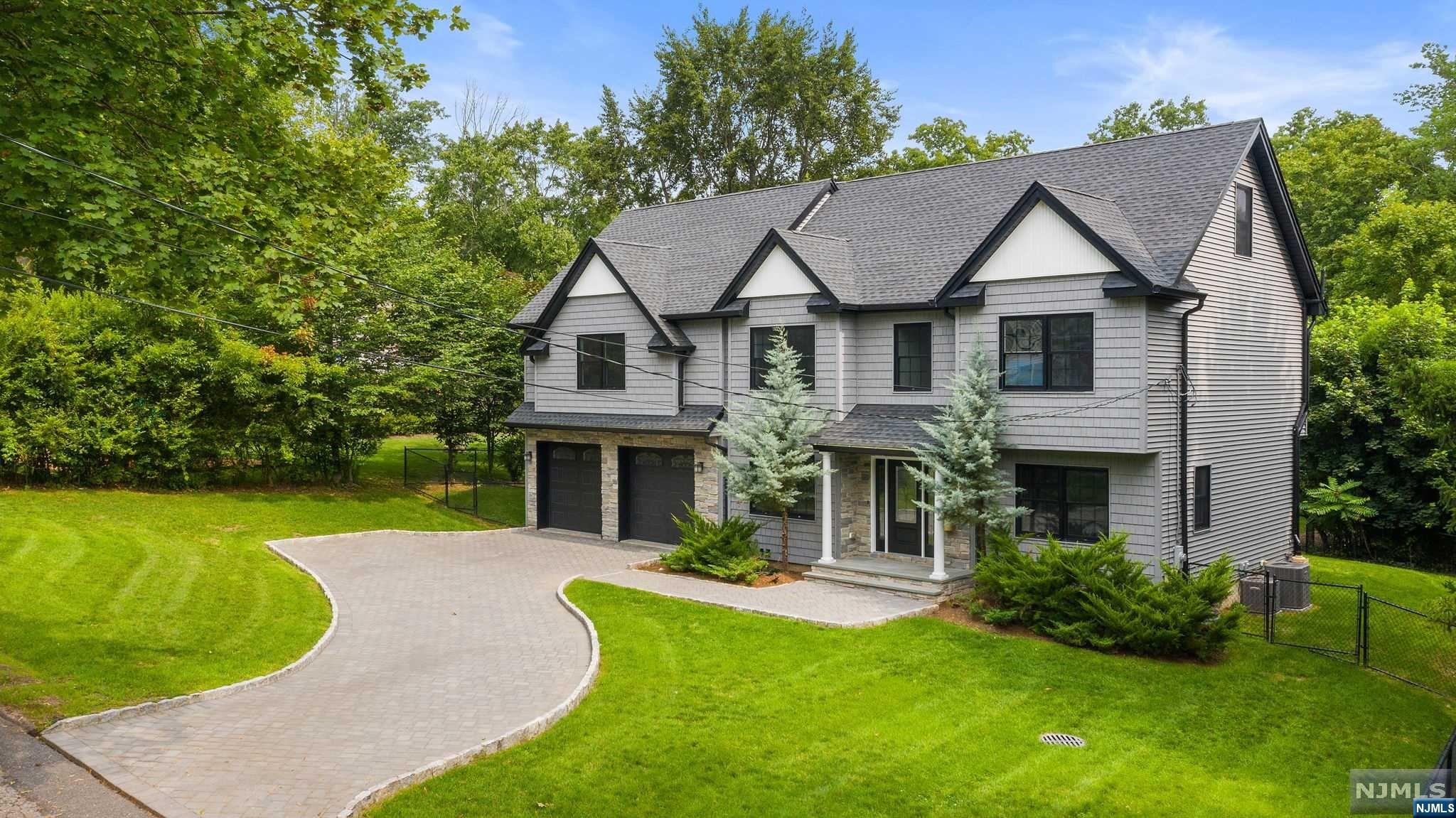 100 Louville Avenue