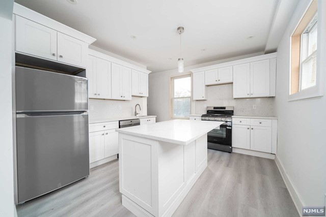 37 E Palisade Avenue