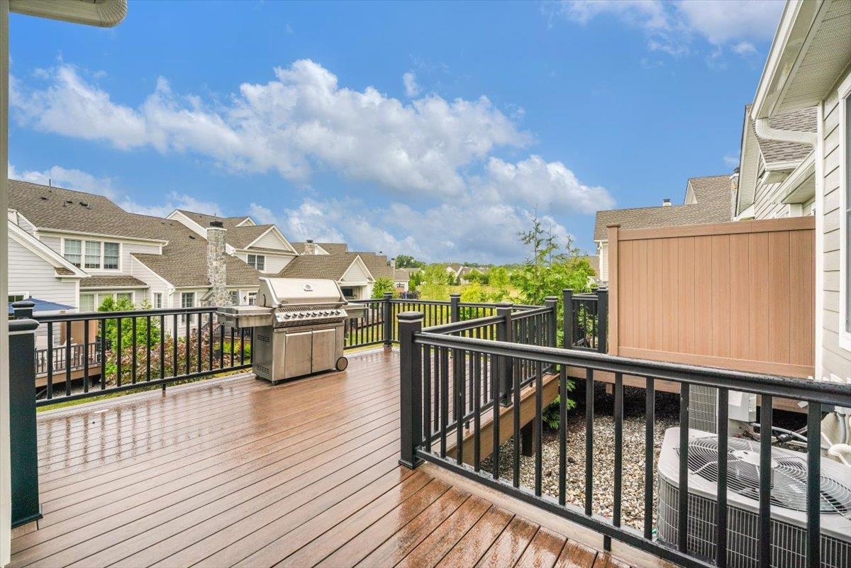 18 SILENT NEST WAY