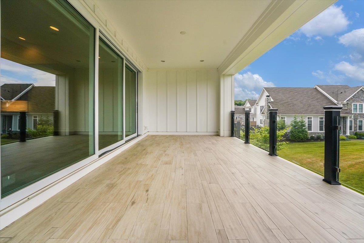 18 SILENT NEST WAY