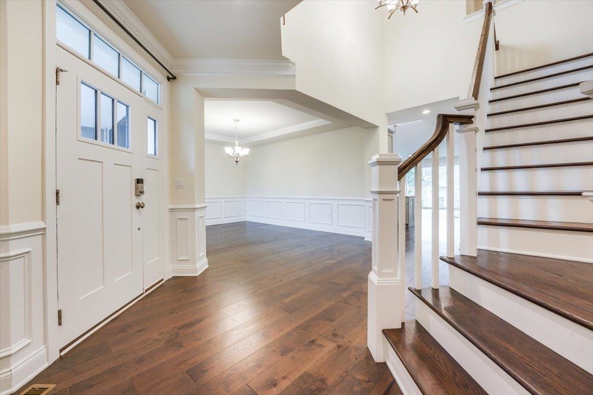 18 SILENT NEST WAY