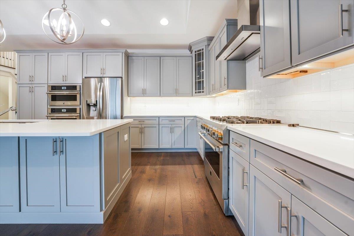 18 SILENT NEST WAY