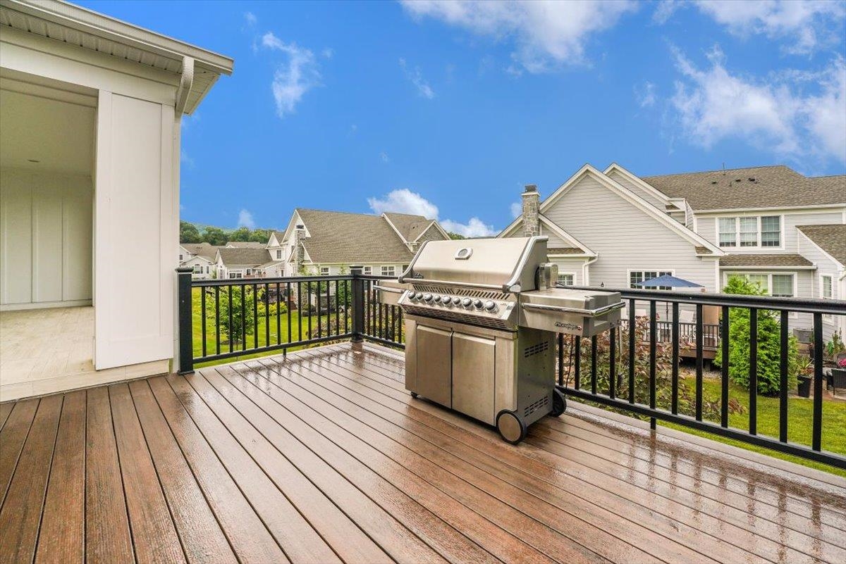 18 SILENT NEST WAY