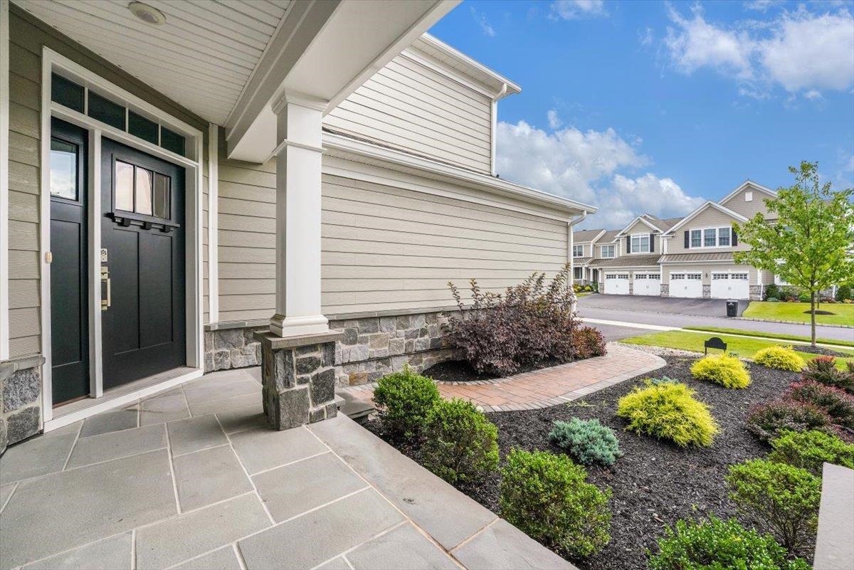 18 SILENT NEST WAY