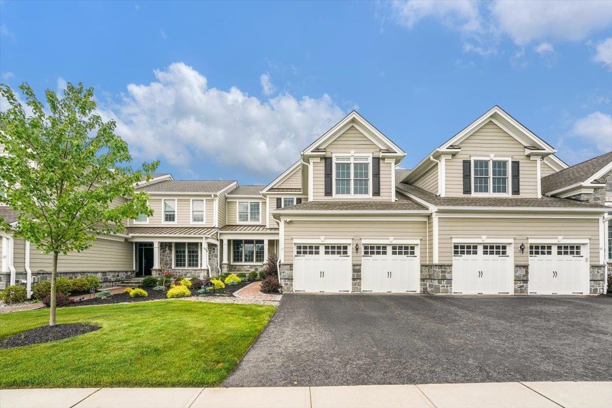 18 SILENT NEST WAY