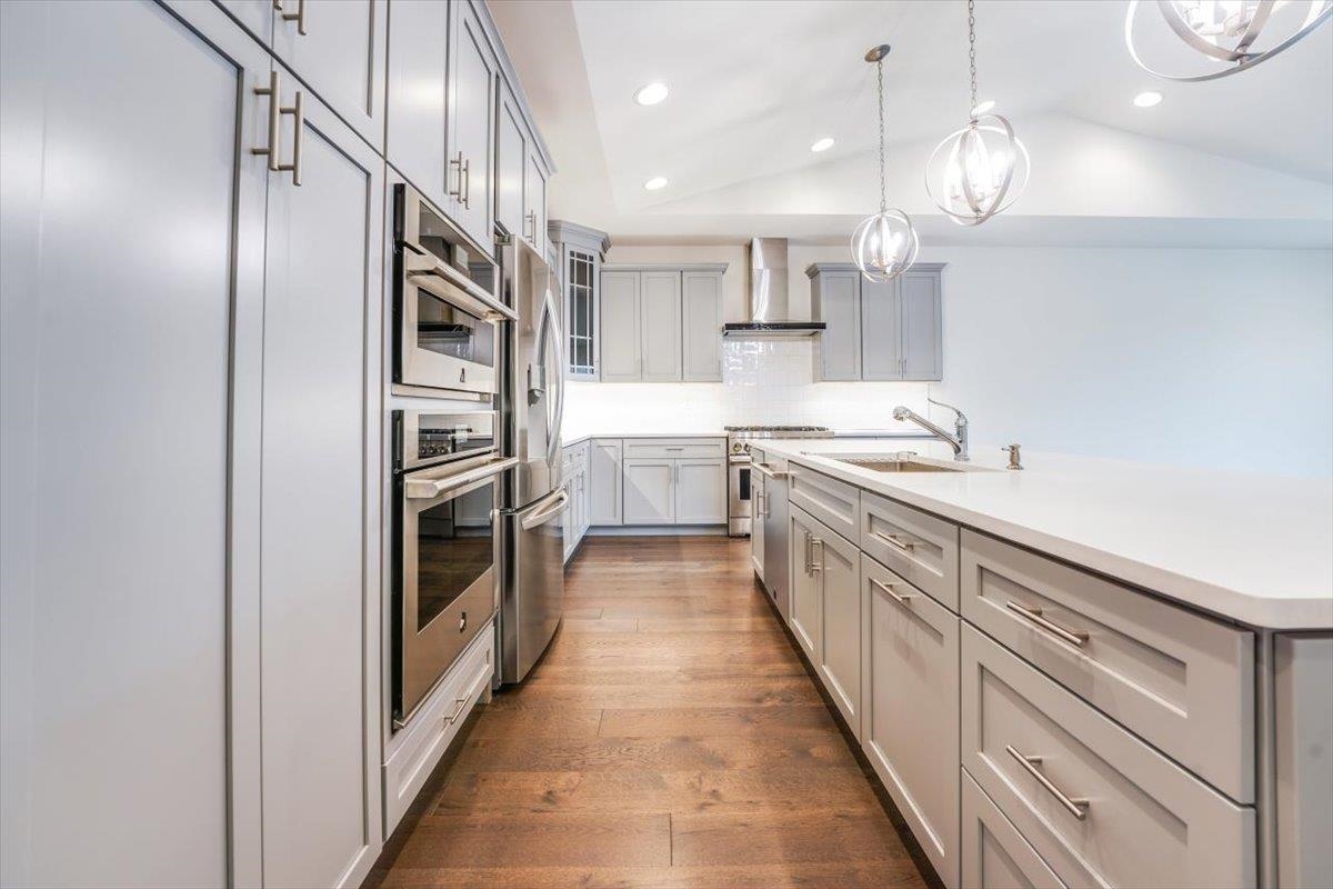 18 SILENT NEST WAY