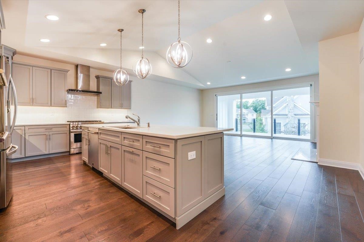 18 SILENT NEST WAY