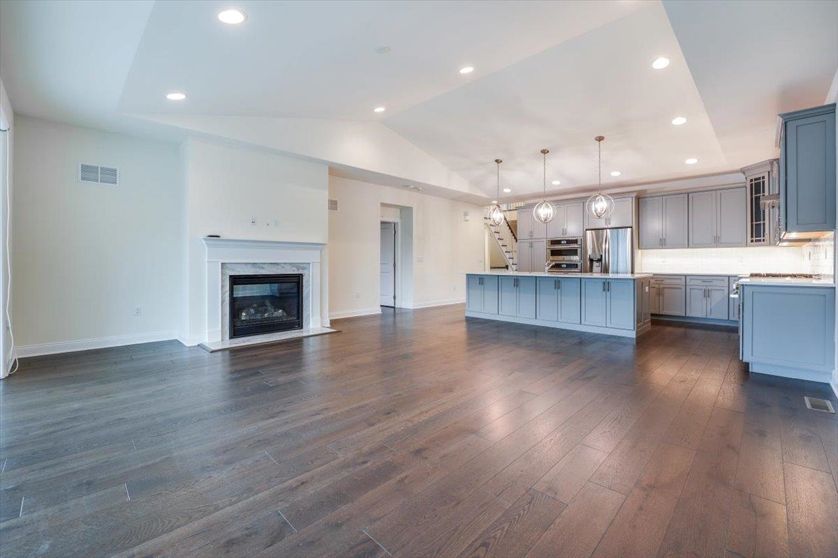18 SILENT NEST WAY