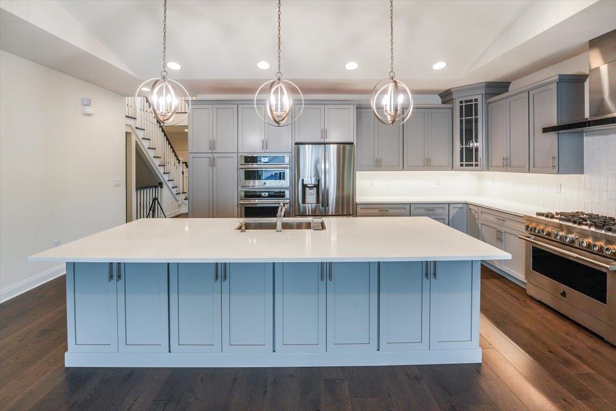 18 SILENT NEST WAY