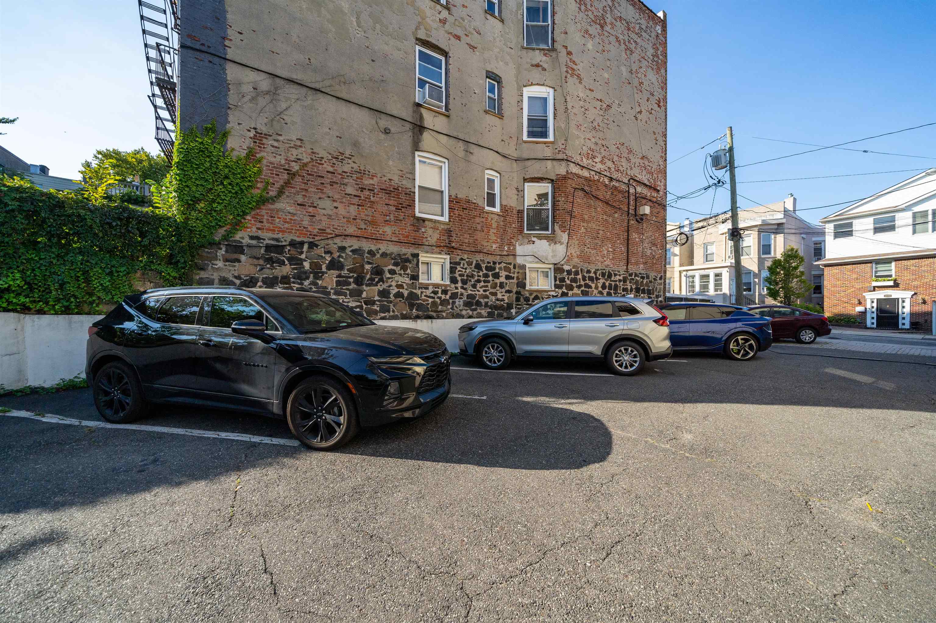5 OAK ST Unit: 8