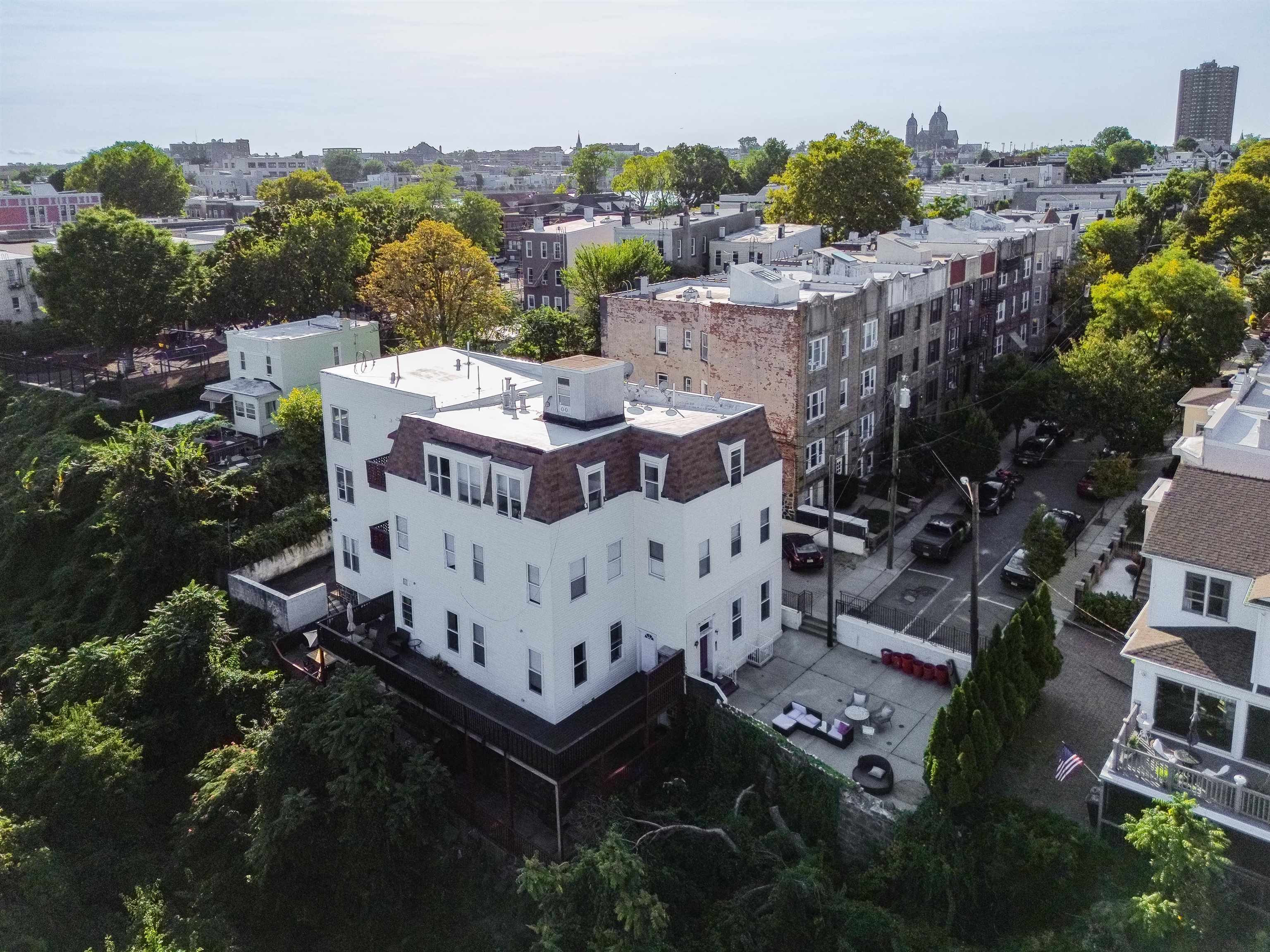5 OAK ST Unit: 8