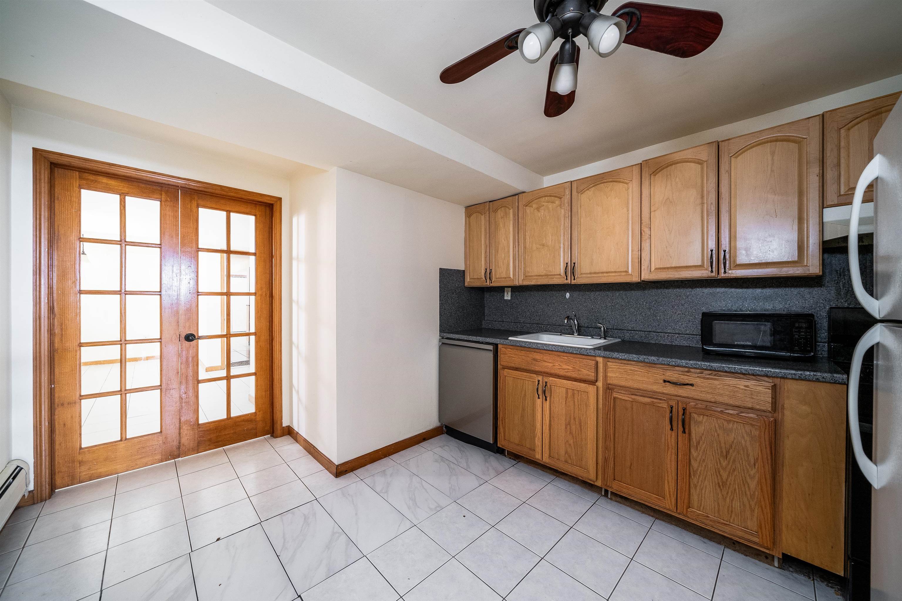 5 OAK ST Unit: 8