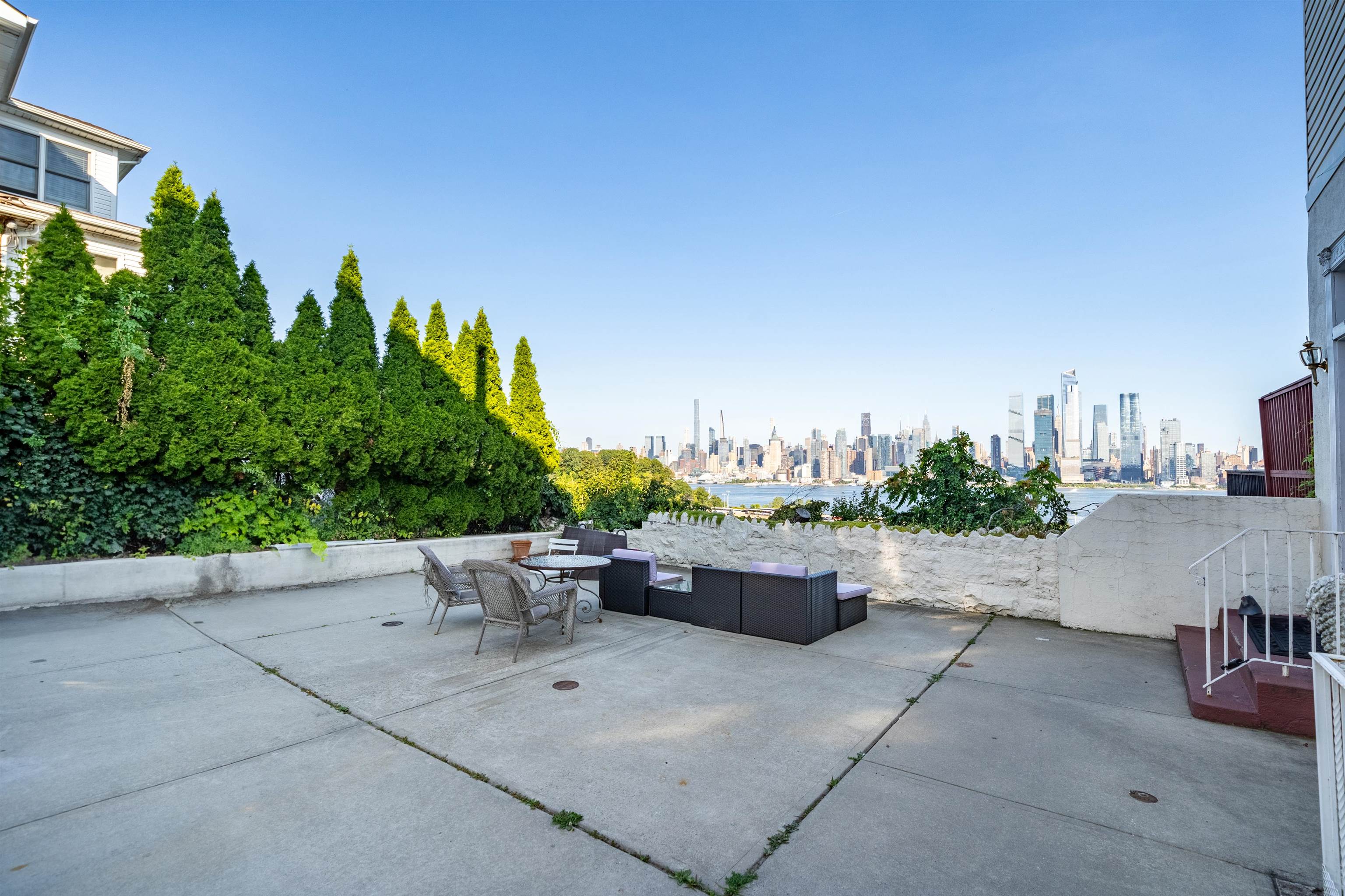 5 OAK ST Unit: 8