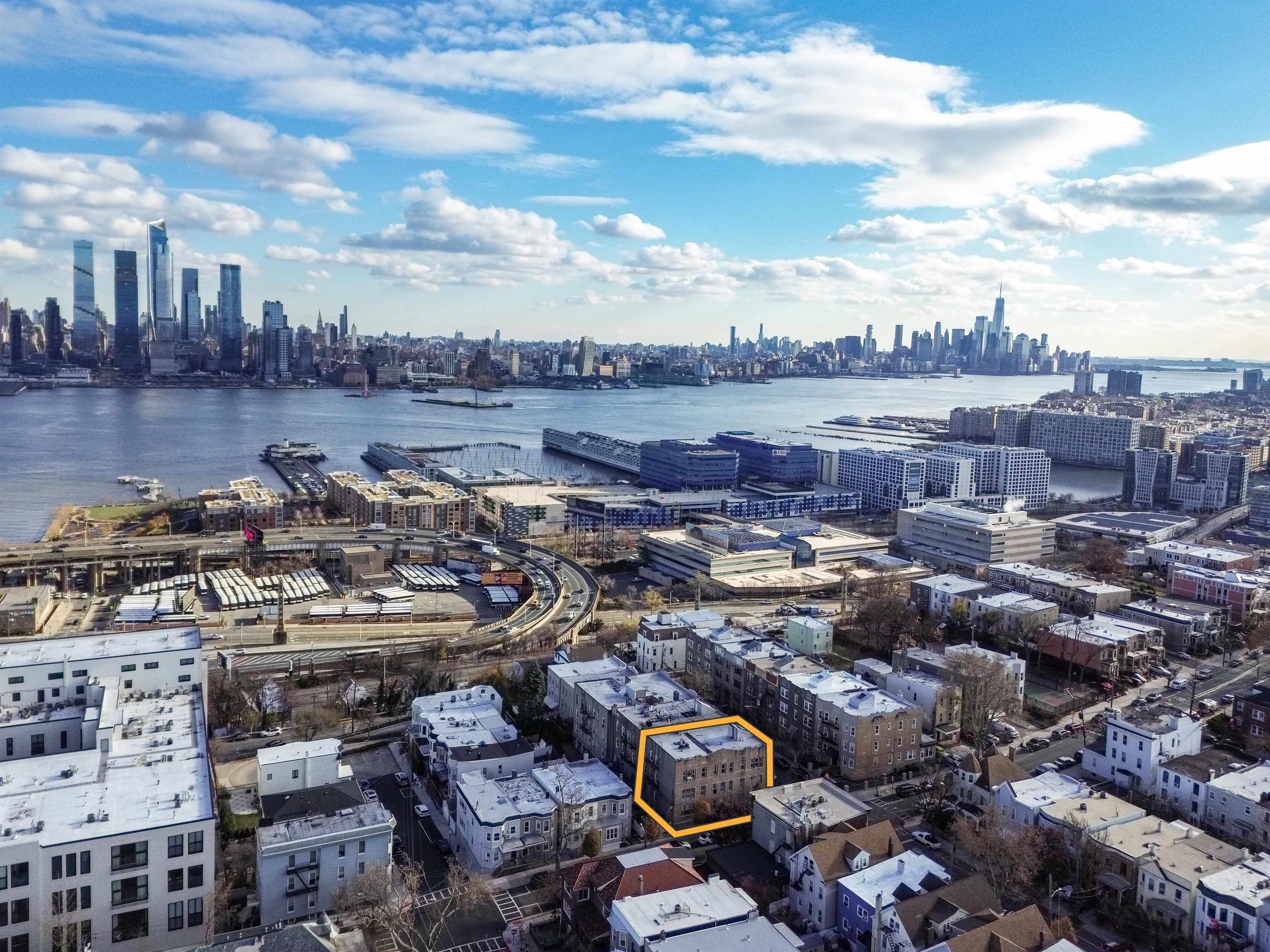 18 OAK ST Unit: 4