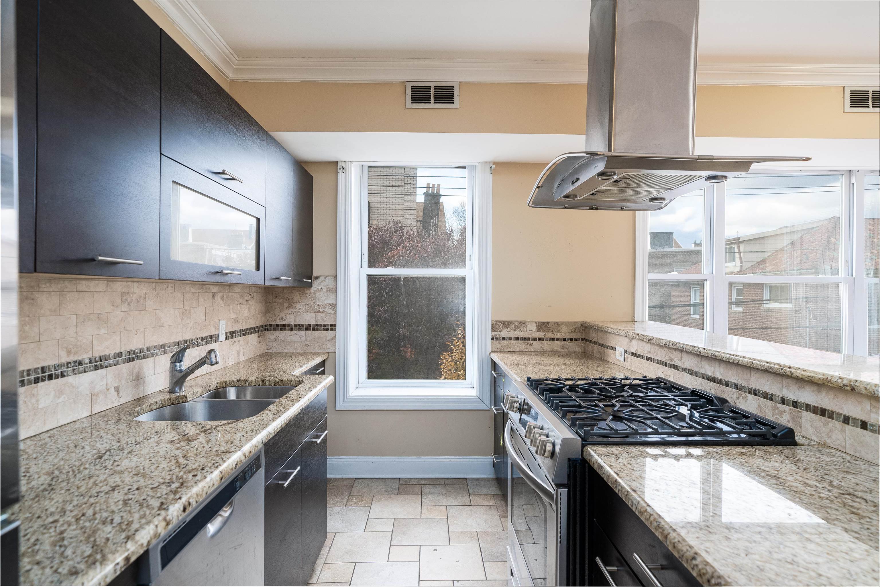 18 OAK ST Unit: 4