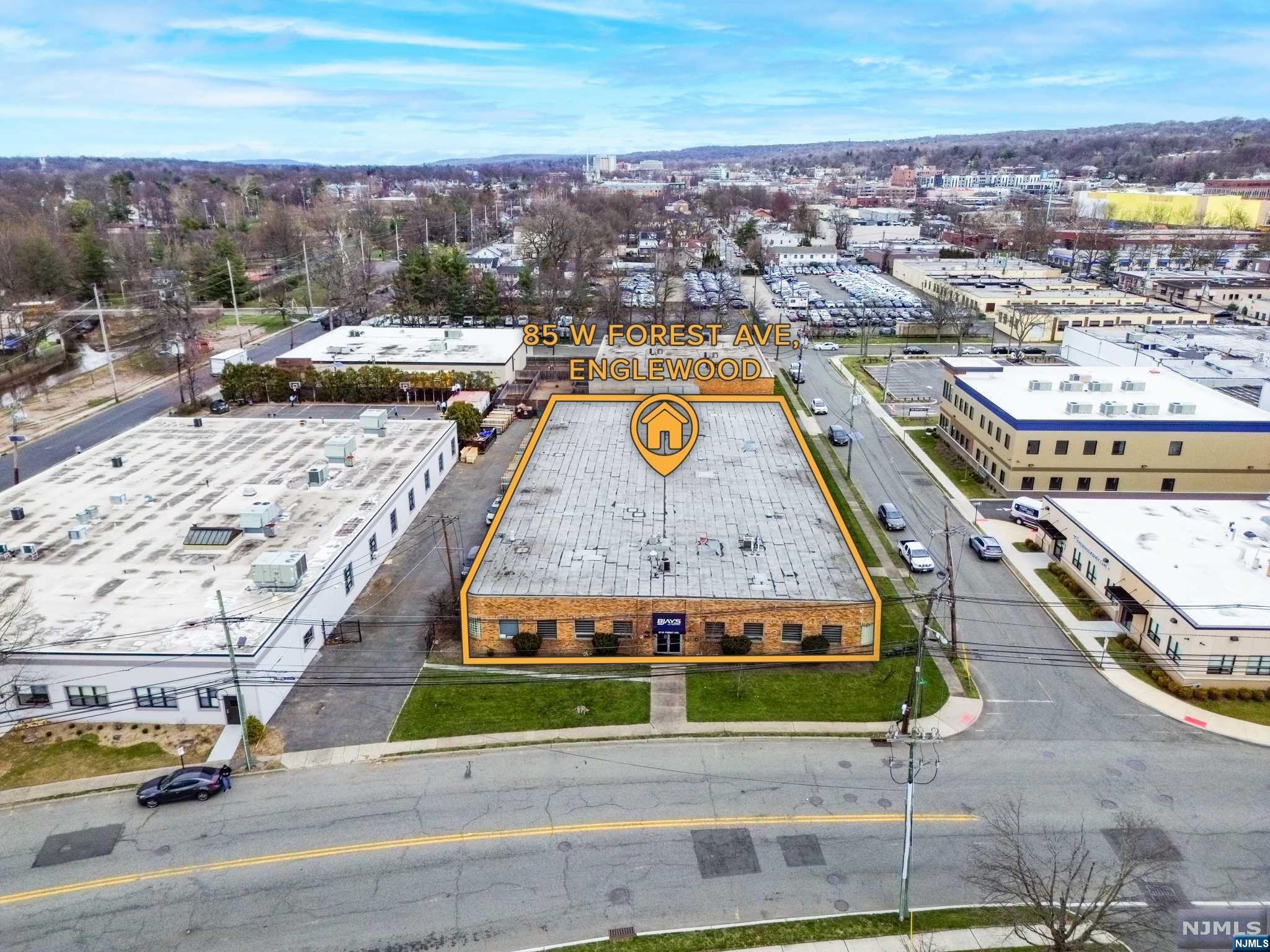 83-91 W Forest Avenue
