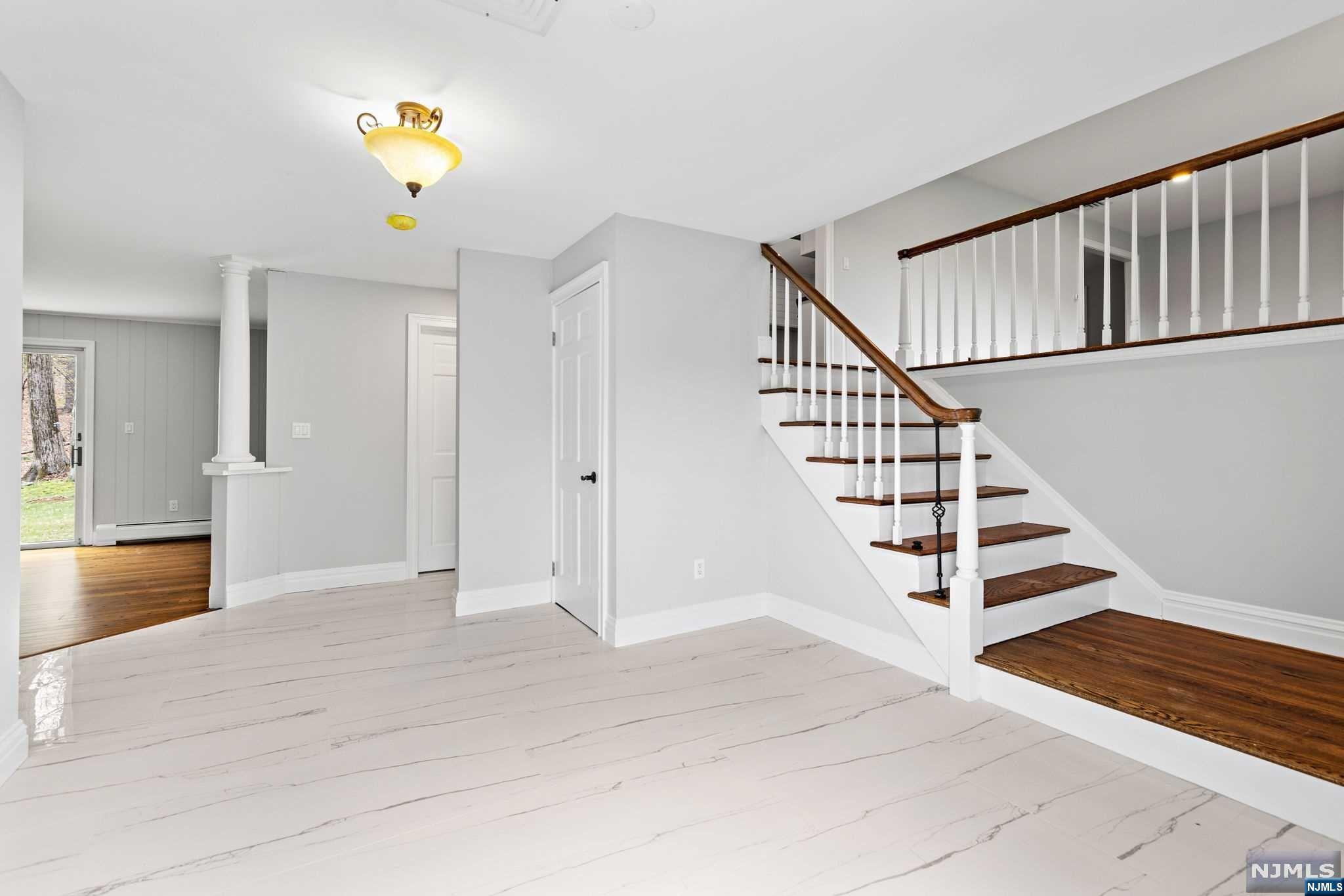 247 Creole Lane