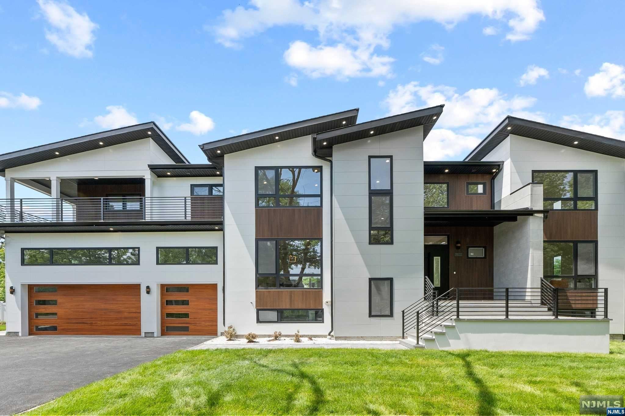 453 Evergreen Place