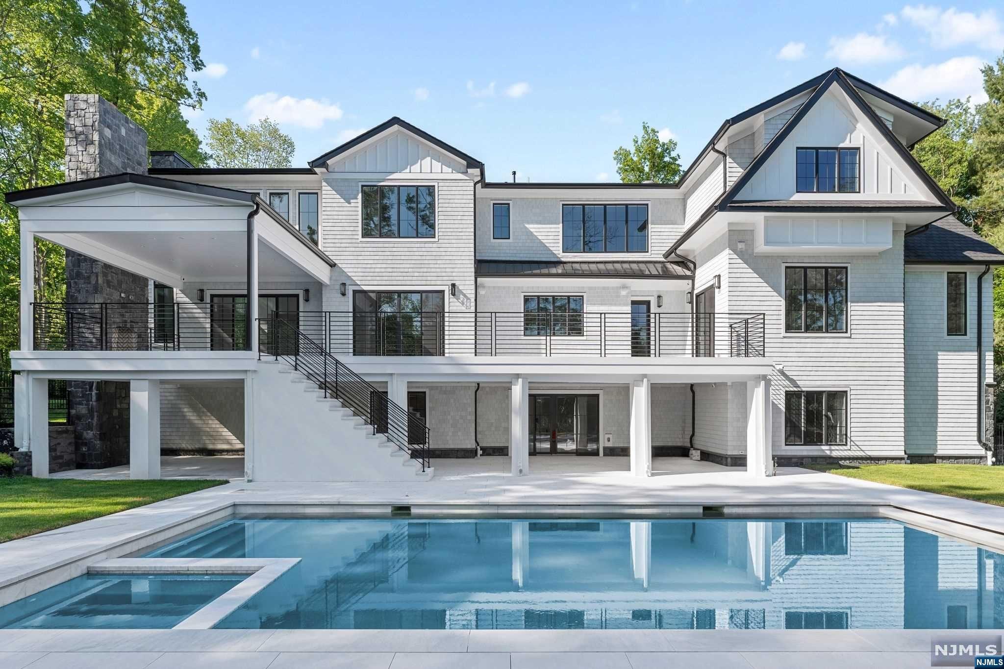 17 Harvey Lane