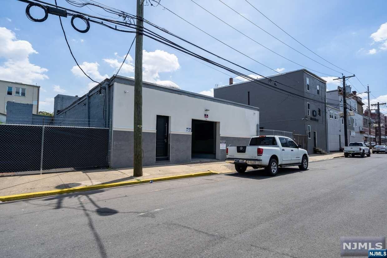 42-48 Duryea Street