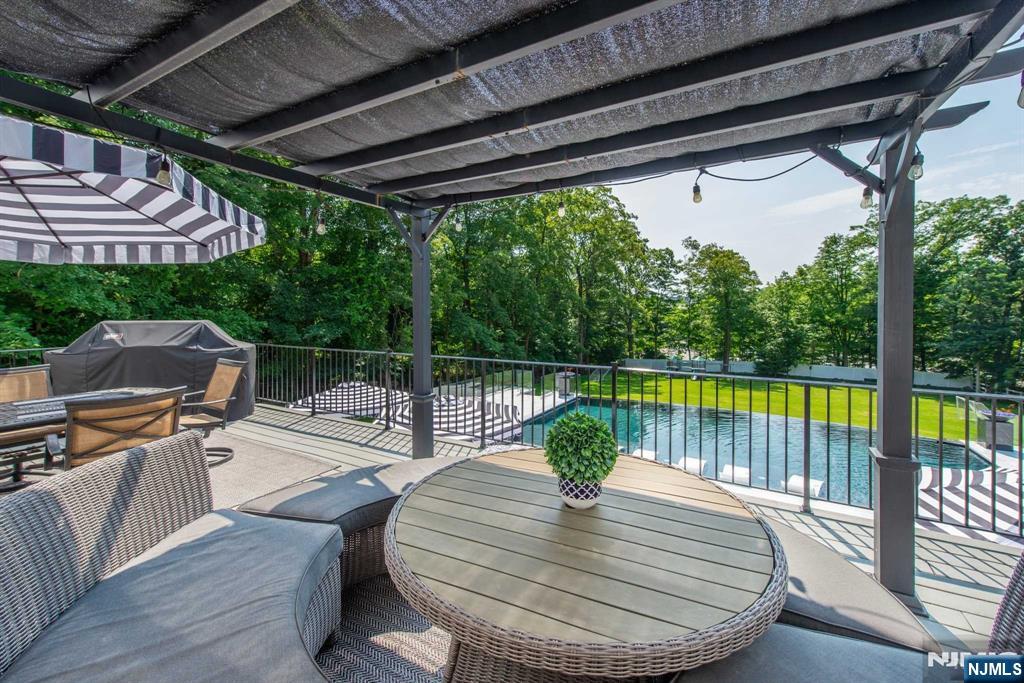 30 Spring Valley Road