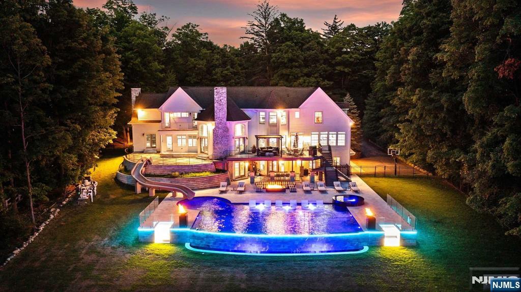 30 Spring Valley Road