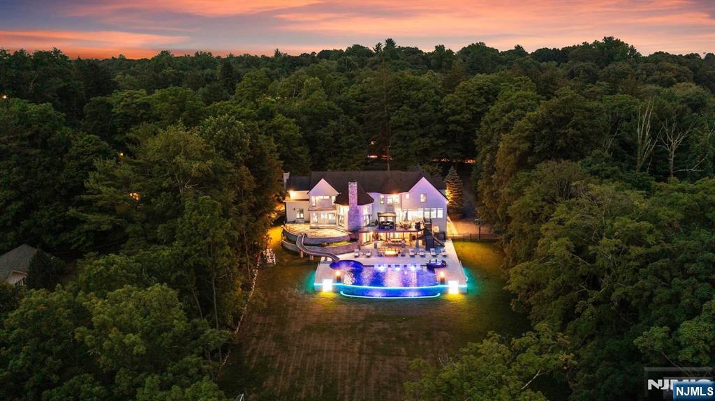 30 Spring Valley Road