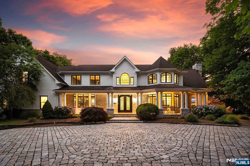 30 Spring Valley Road