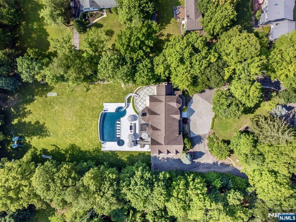 30 Spring Valley Road