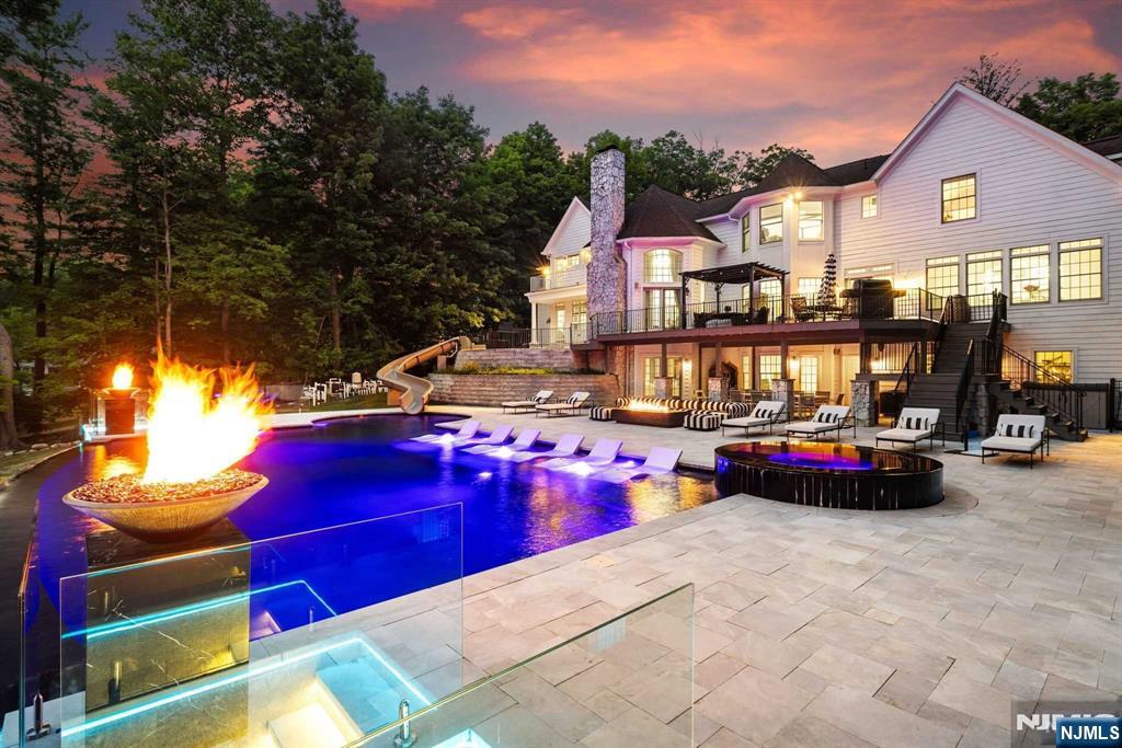 30 Spring Valley Road