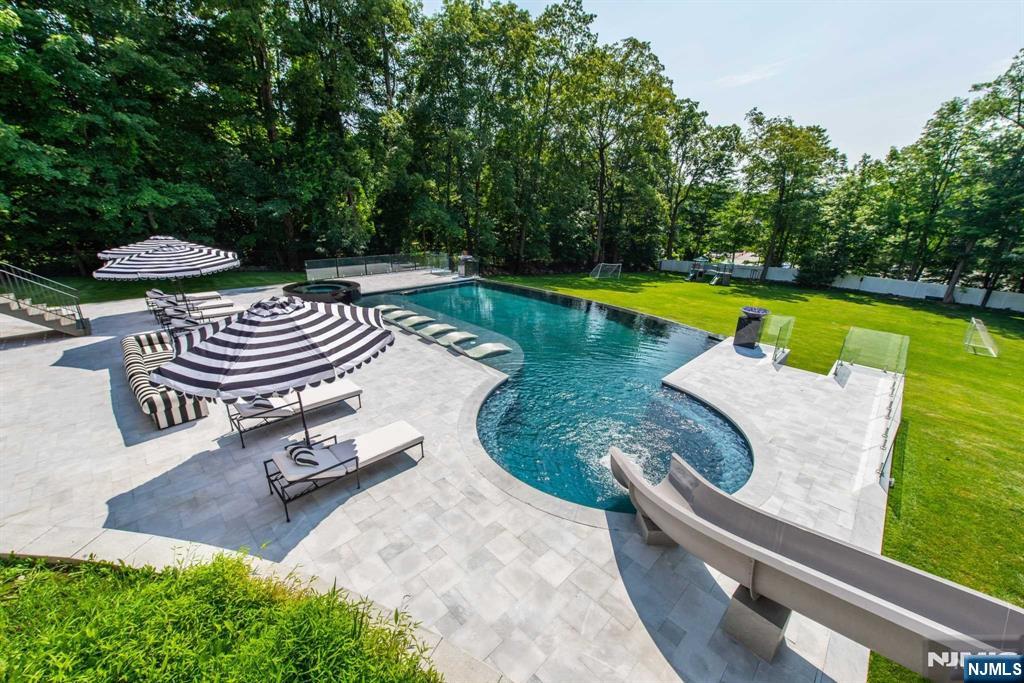 30 Spring Valley Road