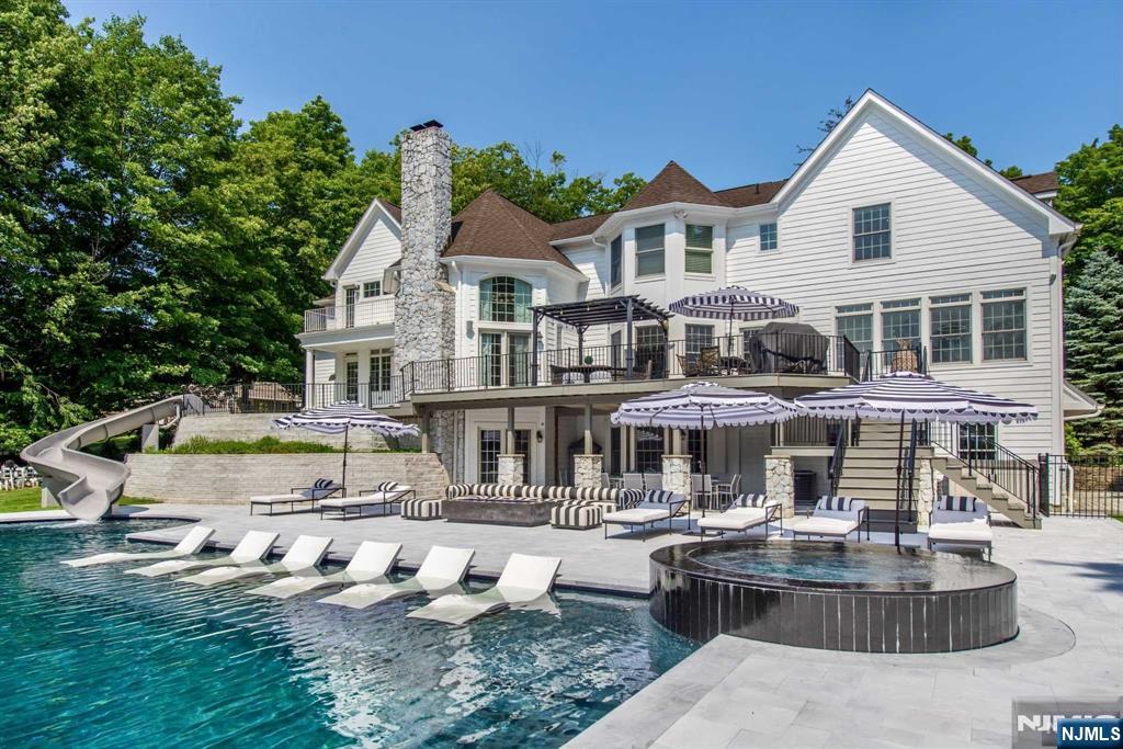 30 Spring Valley Road