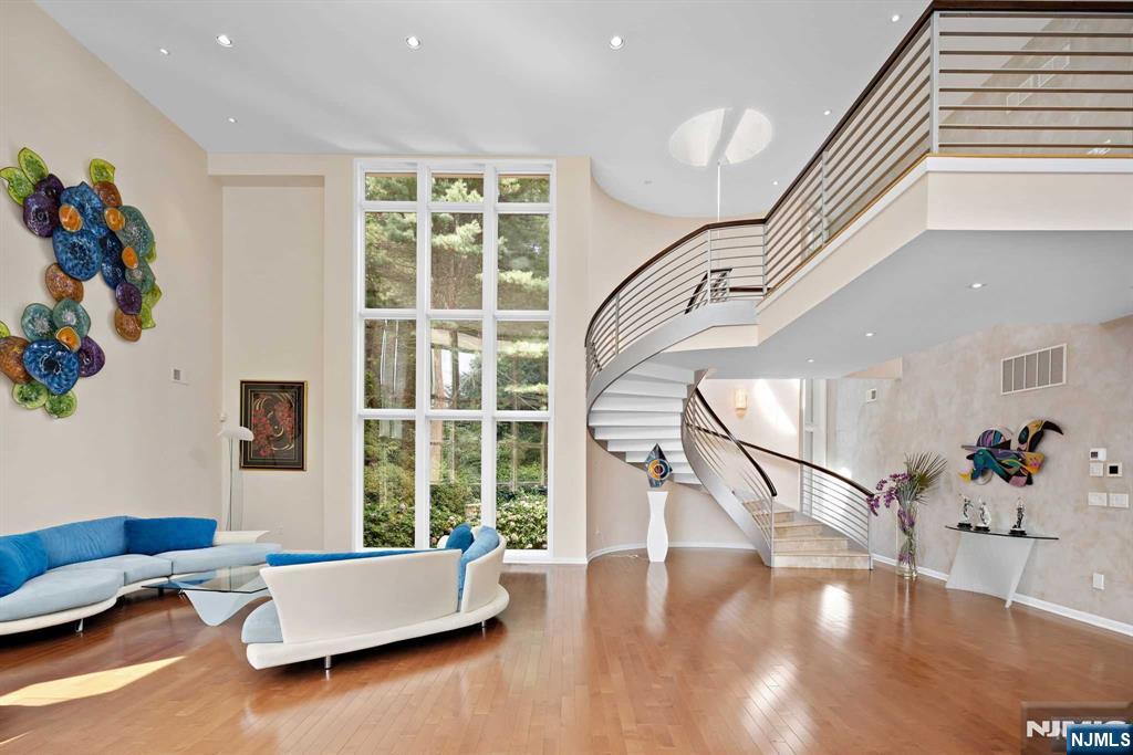 797 W Shore Drive