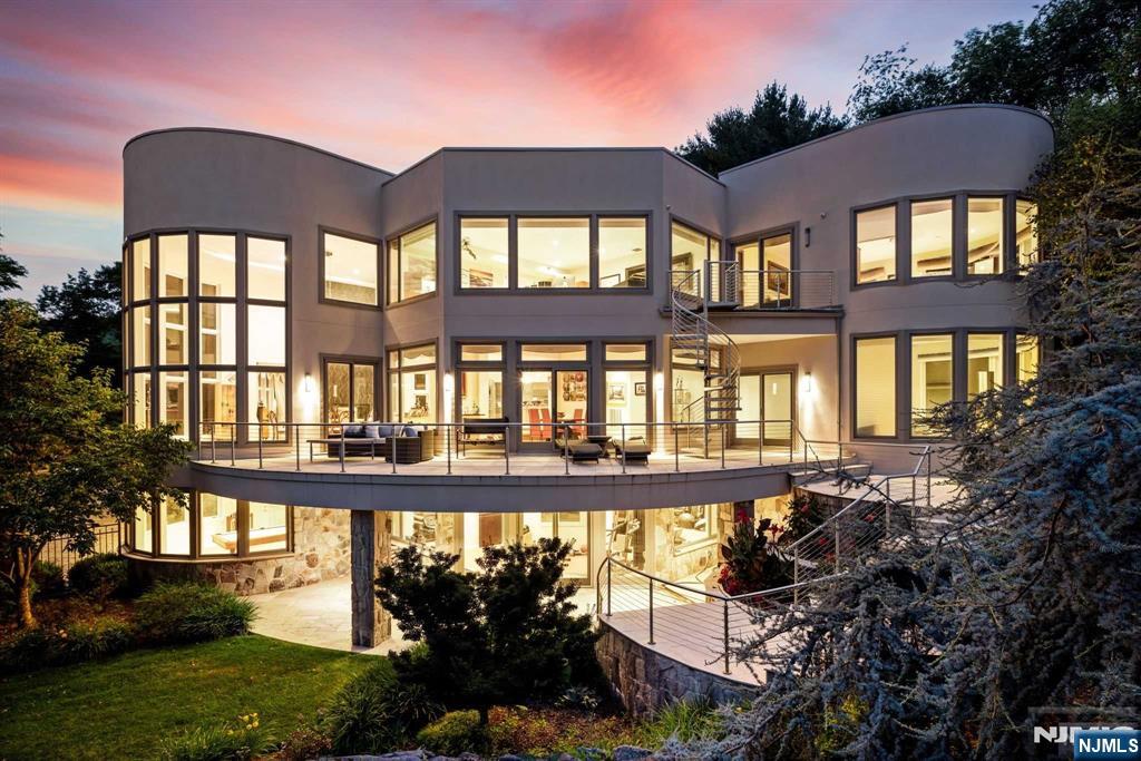 797 W Shore Drive