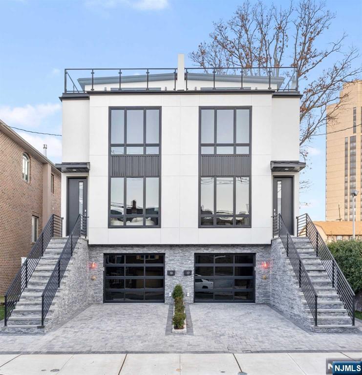 17 Marion Avenue