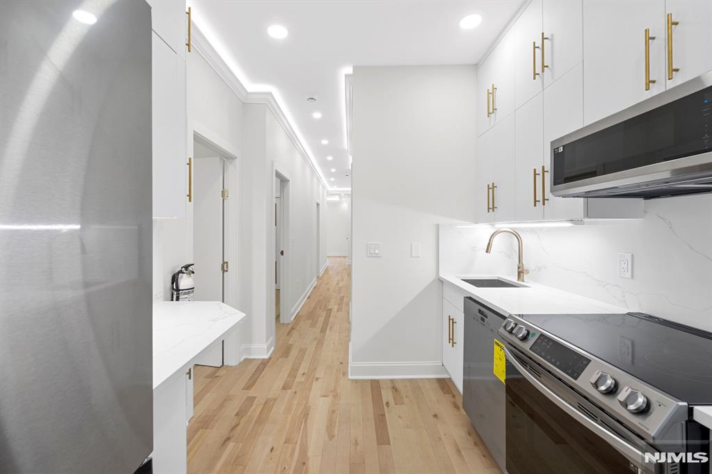25 Russell Avenue