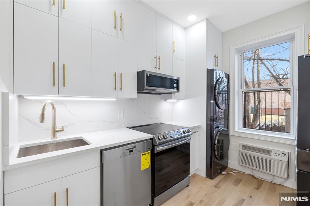 25 Russell Avenue