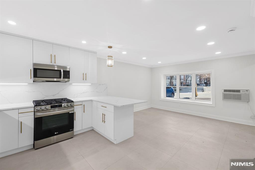 25 Russell Avenue