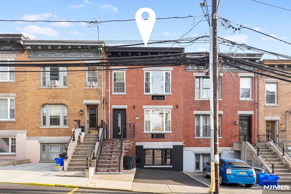 25 Russell Avenue