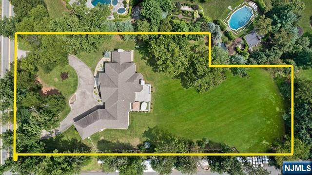 745 Colonial Road