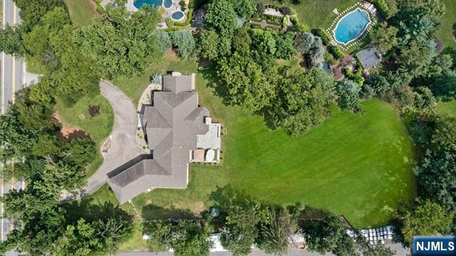 745 Colonial Road