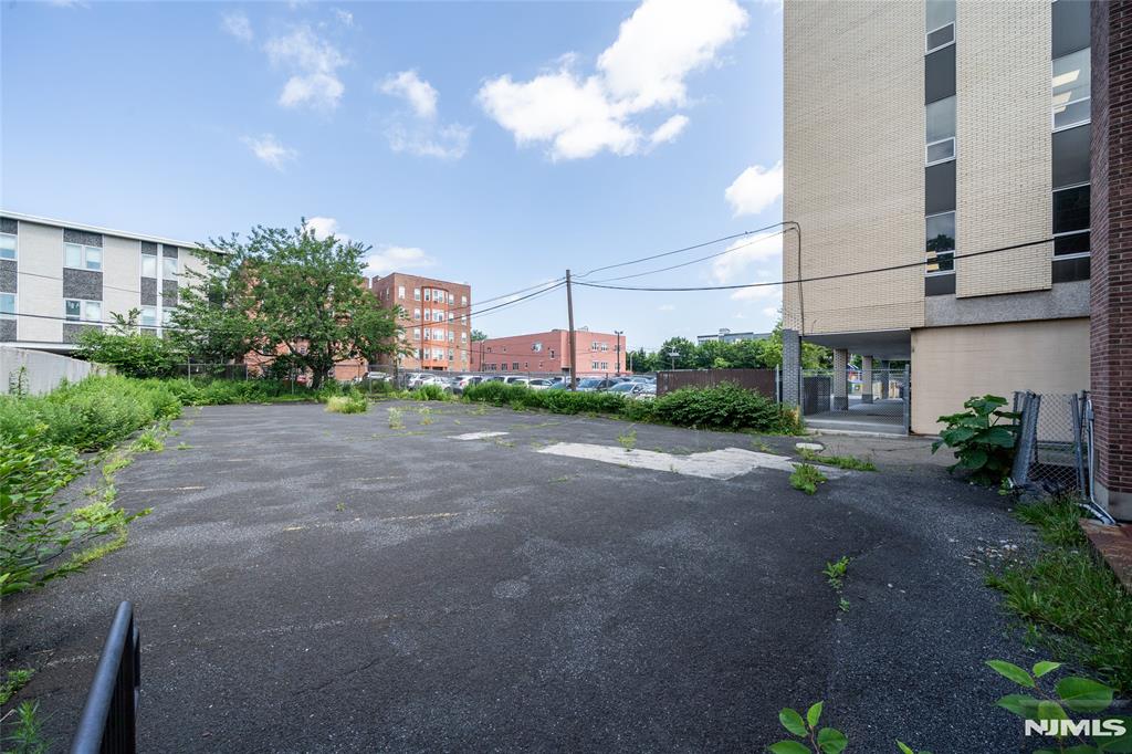 37 Evergreen Place