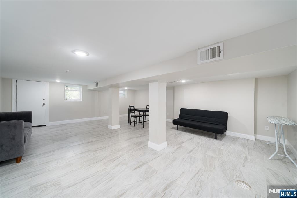 1306 27th Street 1