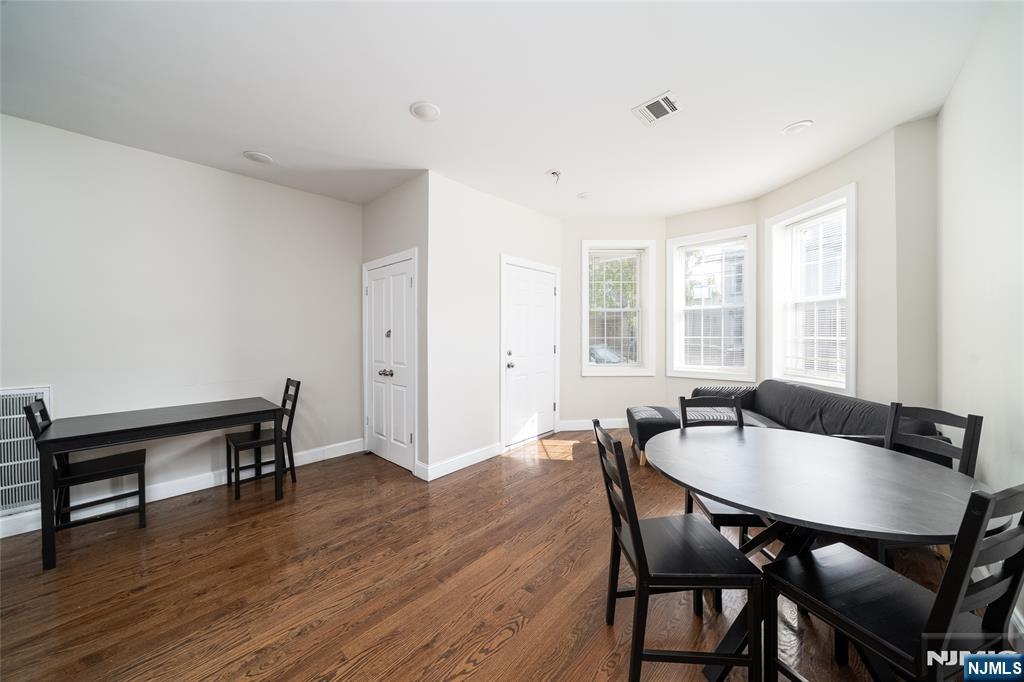 1306 27th Street 1