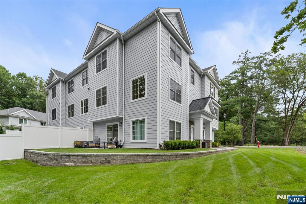 110 Mason Court 3H
