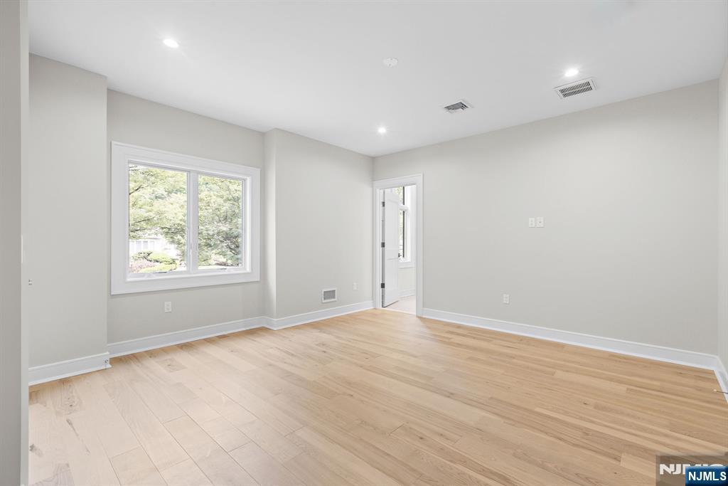 275 Wedgewood Drive