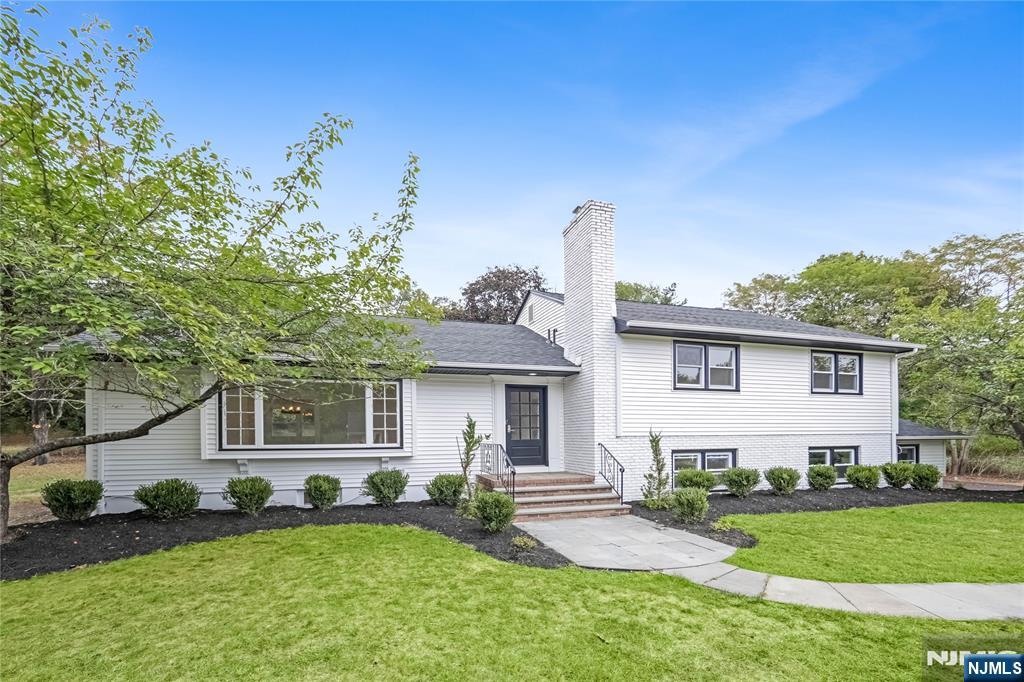 15 Sunrise Lane