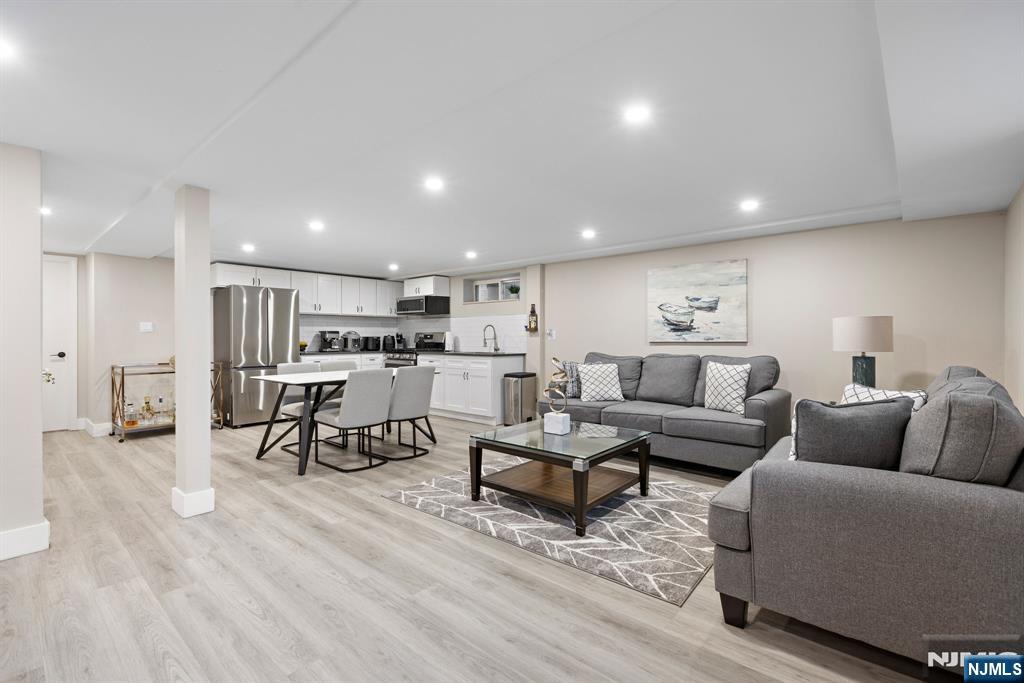 1061 Glen Road